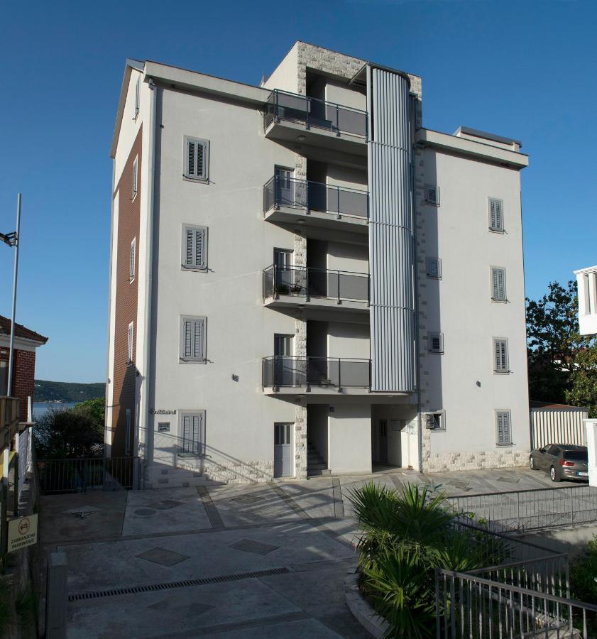 Apartments Admiral Herceg Novi Ngoại thất bức ảnh